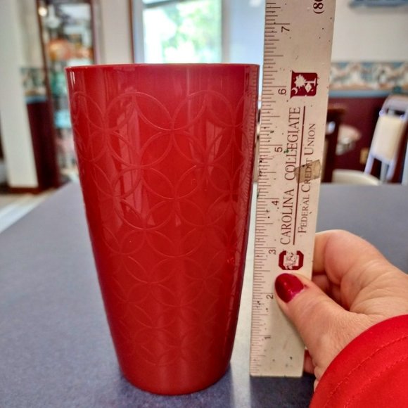 Set of 12 Acrylic Tumblers - Picture 5 of 6